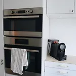 Spacious Parisian Flat Louvre Steps Eiffel Tower Access דירה פריז