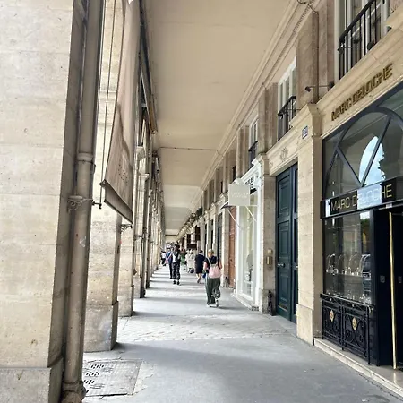 Διαμέρισμα Spacious Parisian Flat Louvre Steps Eiffel Tower Access *