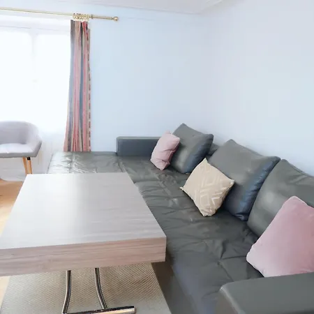 Spacious Parisian Flat Louvre Steps Eiffel Tower Access *