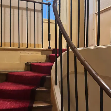 Spacious Parisian Flat Louvre Steps Eiffel Tower Access