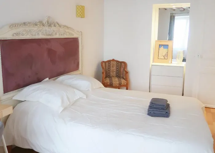 Daire Spacious Parisian Flat Louvre Steps Eiffel Tower Access *