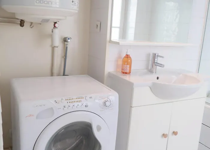 Spacious Parisian Flat Louvre Steps Eiffel Tower Access * Paris