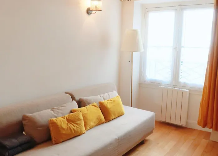 Spacious Parisian Flat Louvre Steps Eiffel Tower Access Daire *