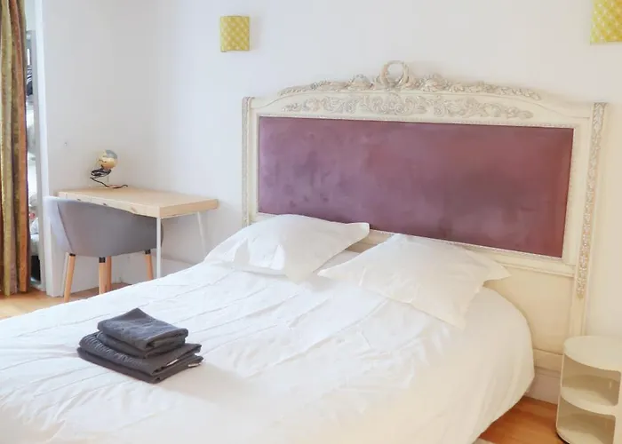 Spacious Parisian Flat Louvre Steps Eiffel Tower Access 아파트 파리