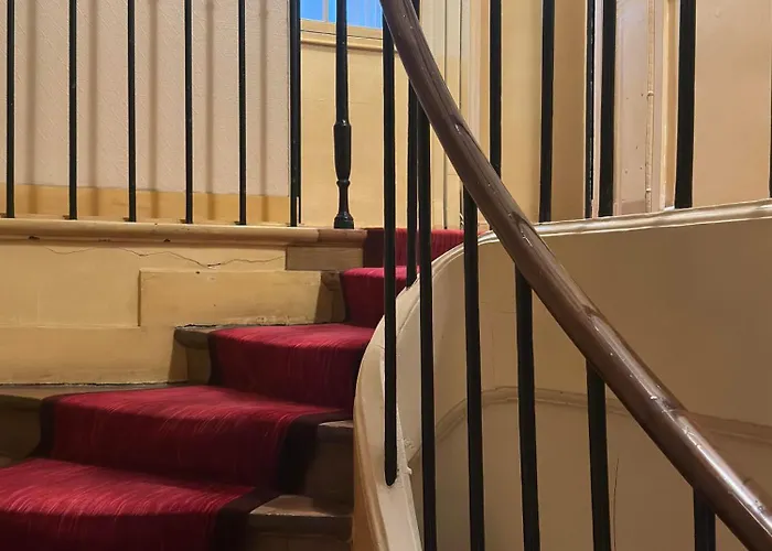 Spacious Parisian Flat Louvre Steps Eiffel Tower Access